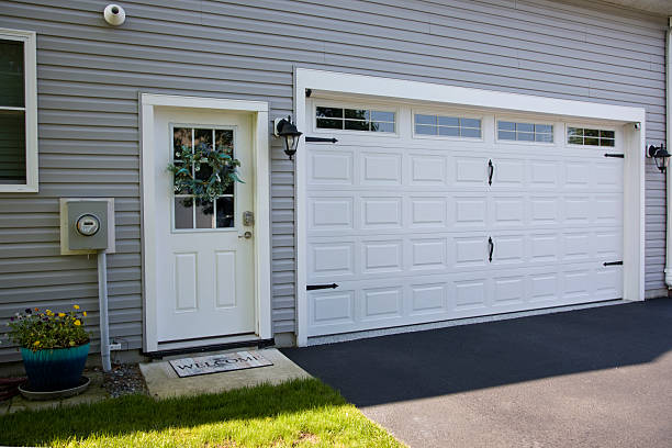 24/7 Emergency Garage Door Panel Replacement experts in Hopkins, SC